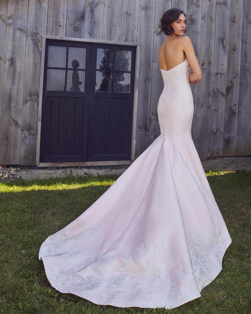 La24116 ivory or blush pink wedding dress with mermaid silhouette and straight neckline4